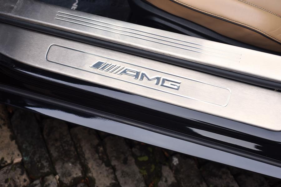 Детали интерьера Mercedes-Benz SLS AMG GT Roadster (R197) 2012 года  (NA) (фото 3 из 54)